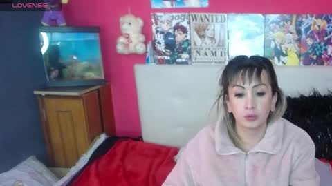 Snapshot of violl3t_fox chatting on January 31, 6:57 pm Isabella online show from January 31, 6:57 pm