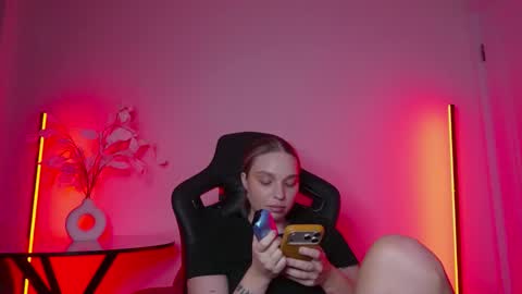 Violla online show from December 14, 1:50 pm