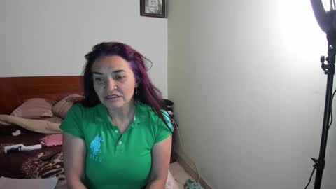 violleeet_ online show from December 16, 5:14 am