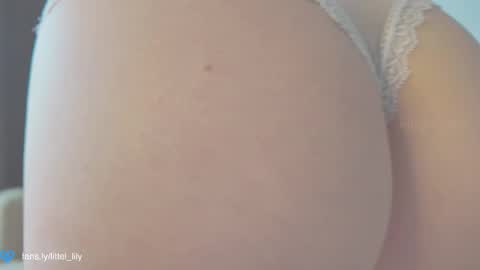Snapshot of virgiin_lily chatting on September 19, 5:33 am Lily online show from September 19, 5:33 am