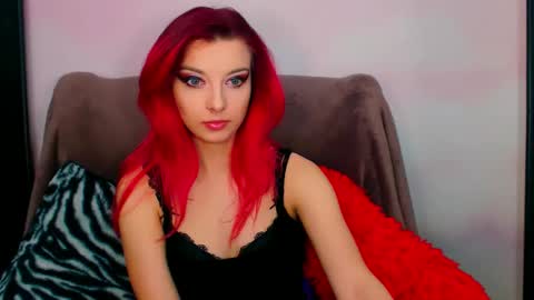 Snapshot of virgiluna chatting on January 25, 9:57 pm VirginLuna online show from January 25, 9:57 pm