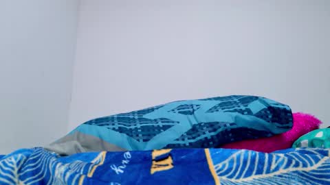 your virtual girlfriend online show from January 5, 7:50 pm