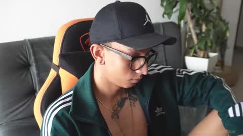 VITO BENZ online show from January 10, 3:17 pm