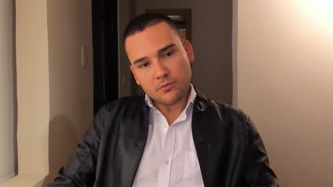 Vito Ferrer online show from February 6, 1:27 am