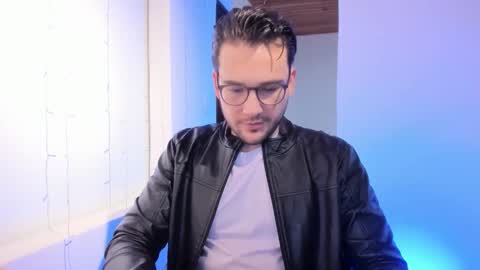 Vito Ferrer online show from January 8, 10:04 pm