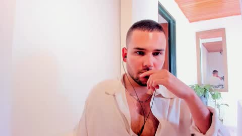 Vito Ferrer online show from March 8, 6:16 pm