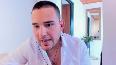 Vito Ferrer online show from February 9, 5:11 pm