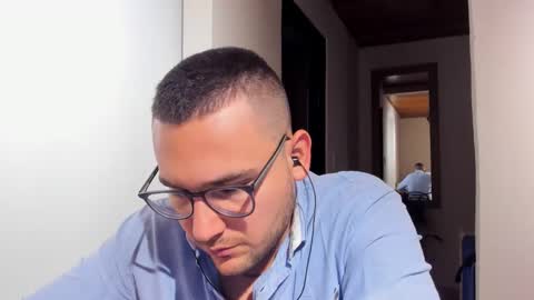 Vito Ferrer online show from March 4, 1:34 am