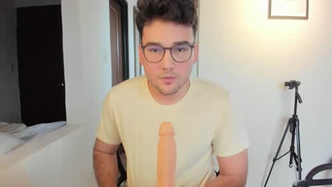 Vito Ferrer online show from October 13, 12:07 pm