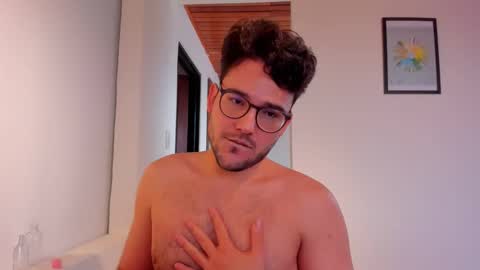 Vito Ferrer online show from October 19, 5:28 pm