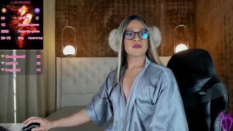 Snapshot of vitta_alfayed chatting on February 23, 9:59 pm VittaaaPlease help me with your thumbs up its important online show from February 23, 9:59 pm