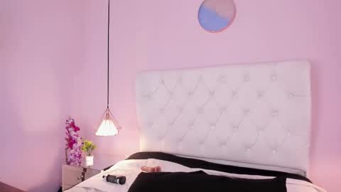 Vivi online show from March 28, 8:27 am