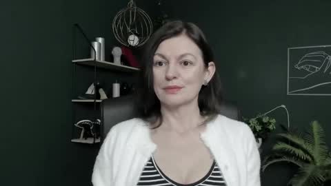 Vivian online show from March 20, 8:08 am