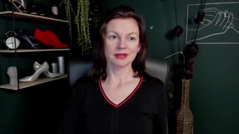 Snapshot of vivian_dream chatting on March 12, 10:16 am Vivian online show from March 12, 10:16 am