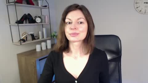 Snapshot of vivian_dream chatting on February 12, 6:51 am Vivian online show from February 12, 6:51 am
