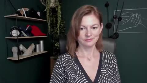 Snapshot of vivian_dream chatting on September 15, 6:37 am Vivian online show from September 15, 6:37 am