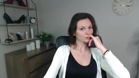 Snapshot of vivian_dream chatting on February 28, 6:52 pm Vivian online show from February 28, 6:52 pm