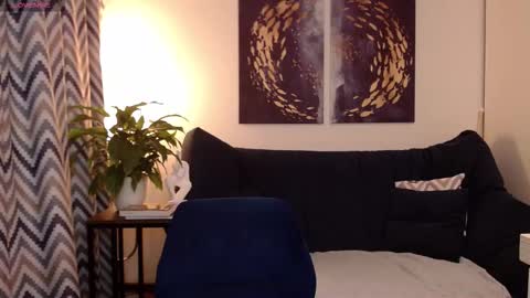 Vivian online show from October 20, 6:02 pm