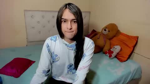 Snapshot of vivianalatin chatting on February 27, 12:01 pm instagram Viviana73215 online show from February 27, 12:01 pm