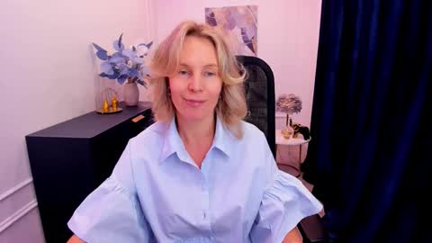 Snapshot of vivianlirei chatting on September 13, 11:34 am Sinti online show from September 13, 11:34 am
