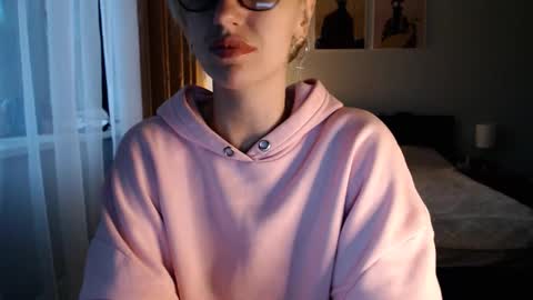 VI       online show from March 4, 5:32 am