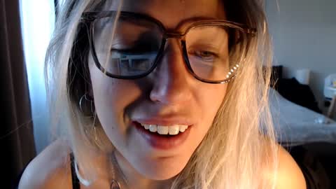 VI       online show from December 31, 9:10 am