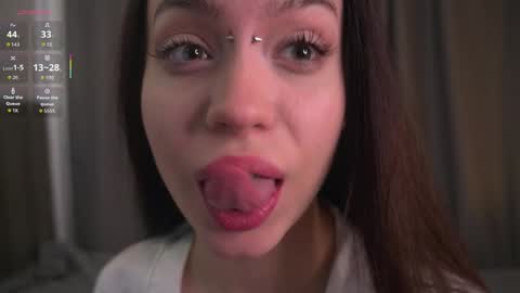 Nelly and Mari online show from May 7, 9:05 am
