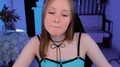 Snapshot of vivienleeigh chatting on January 30, 1:42 pm Vivien online show from January 30, 1:42 pm
