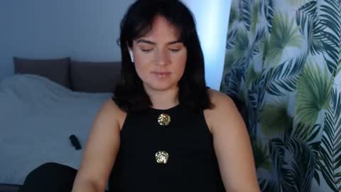 ViviRoses online show from May 1, 9:03 am
