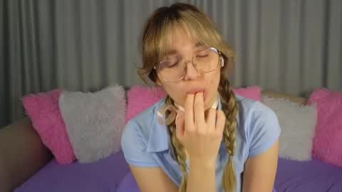 vivyboo111 online show from November 17, 9:17 pm