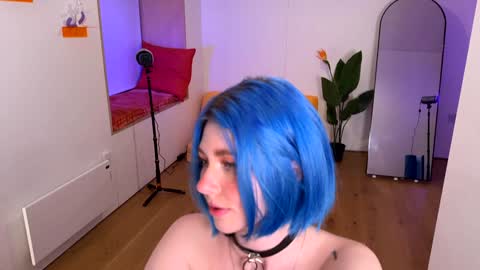 Snapshot of vixenp chatting on March 4, 9:43 pm Polly Online mostly at 9pm-2am UK Time online show from March 4, 9:43 pm
