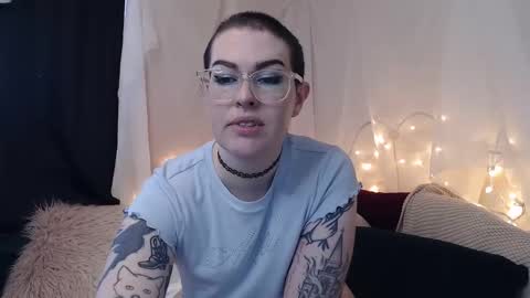 Snapshot of vixinvvitch chatting on December 11, 4:31 pm VIXIN online show from December 11, 4:31 pm