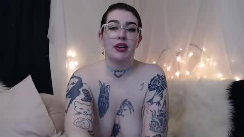 Snapshot of vixinvvitch chatting on January 17, 7:38 pm VIXIN online show from January 17, 7:38 pm
