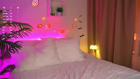 vixxxiee online show from October 31, 8:20 pm