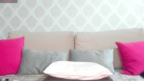 Snapshot of vladax555 chatting on December 10, 6:54 am VLADAX555 online show from December 10, 6:54 am
