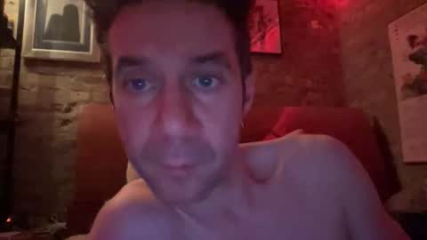 Djangus Roundstone online show from December 18, 1:12 am