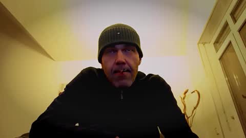 voyeuredeluxe online show from February 24, 12:57 am