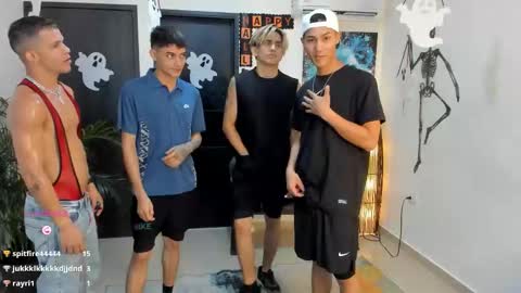 voyeurism_guys online show from October 6, 11:22 pm