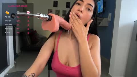 vsantini_ online show from March 6, 4:17 pm