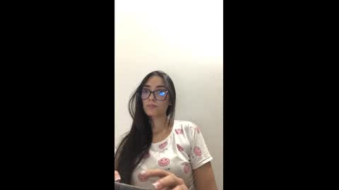 vsantini_ online show from February 4, 3:54 am