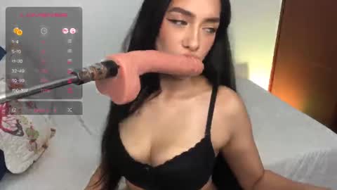 vsantini_ online show from December 16, 2:04 am