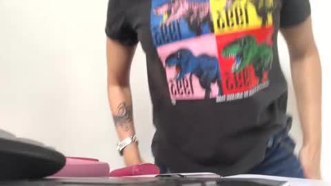 vsantini_ online show from March 1, 3:38 pm