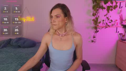 Snapshot of vulgar_wife chatting on March 6, 1:14 pm Vikky online show from March 6, 1:14 pm