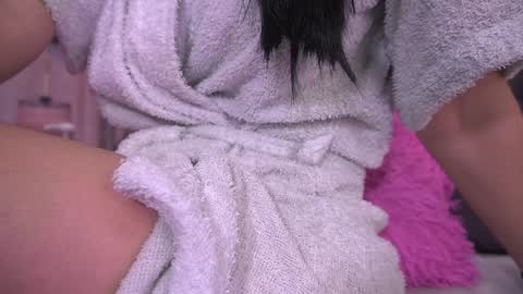 Snapshot of vvioleta_ chatting on February 5, 9:15 am Violeta online show from February 5, 9:15 am