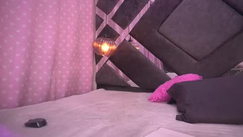Snapshot of vvioleta_ chatting on February 21, 3:12 am Violeta online show from February 21, 3:12 am
