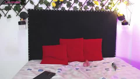 Zoey online show from October 1, 4:44 am