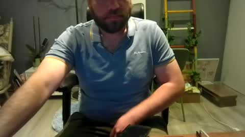 wanderlook online show from June 15, 8:39 am