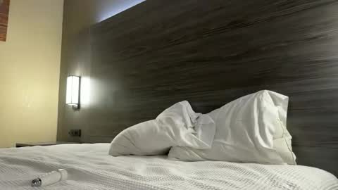 wanderlustgaal online show from October 12, 3:48 pm