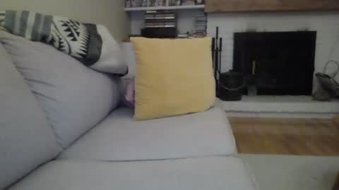 warmdick666 online show from February 6, 7:13 am