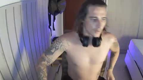 wave_boyy online show from April 27, 7:11 pm